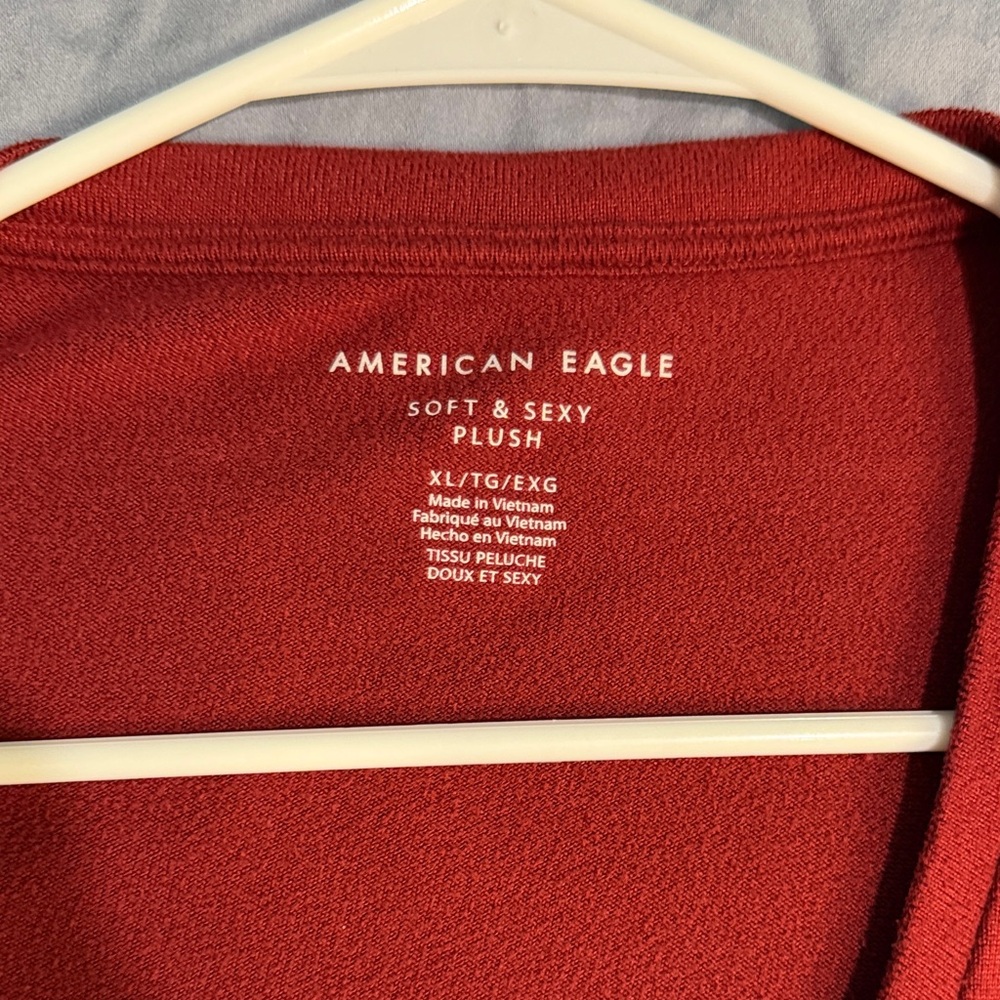 Universal Thread Deep Red Long Sleeve V-Neck Top - Picture 2 of 4